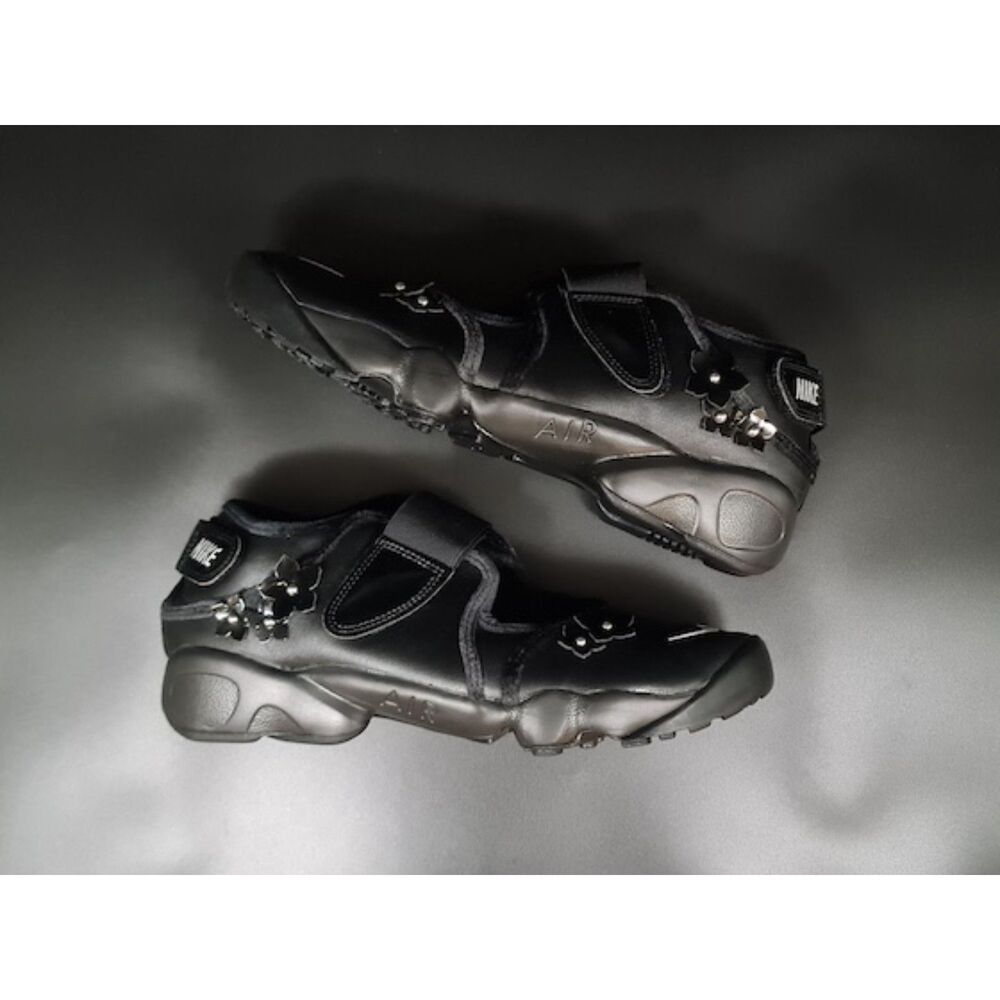 Nike Air Rift Black Flowers (Women’s). SIZE 10 - IV5682-001